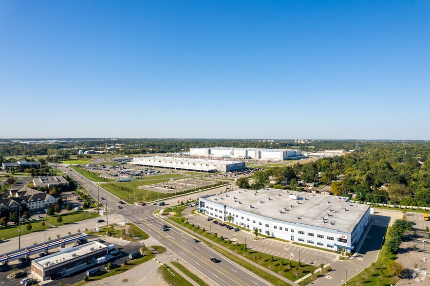 More Photos Of 815 N Opdyke Rd, Auburn Hills Industrial For Sale