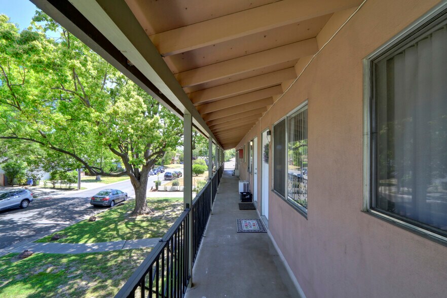 More Photos Of 1100 Weber Way, Sacramento Apartments For Sale