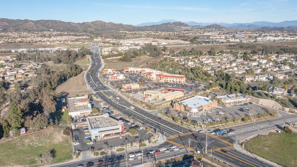 More Photos Of 32395A-32395B Clinton Keith Rd, Wildomar Unknown For Lease