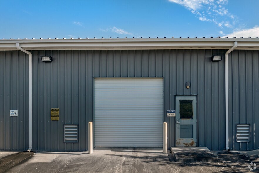More Photos Of 8204 Fairbanks N Houston Rd, Houston Manufacturing For Lease