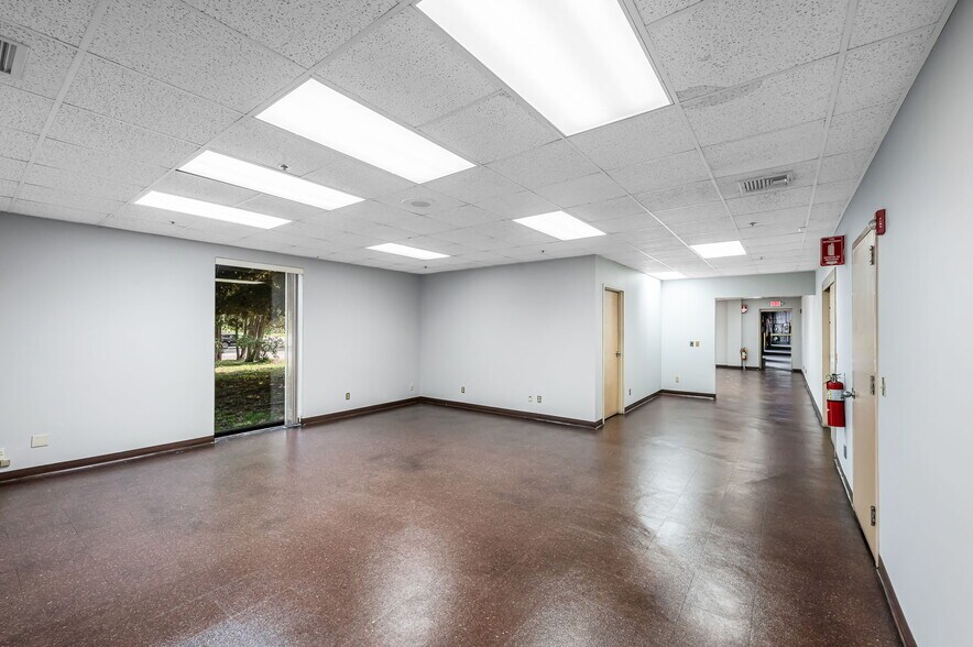 More Photos Of 111 Mosher St, Holyoke Warehouse For Lease