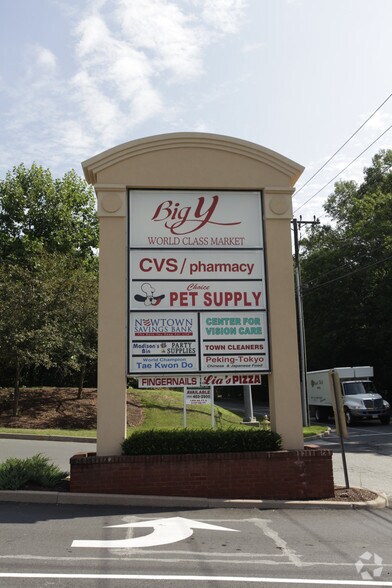 More Photos Of 537 Monroe Tpke, Monroe General Retail For Lease