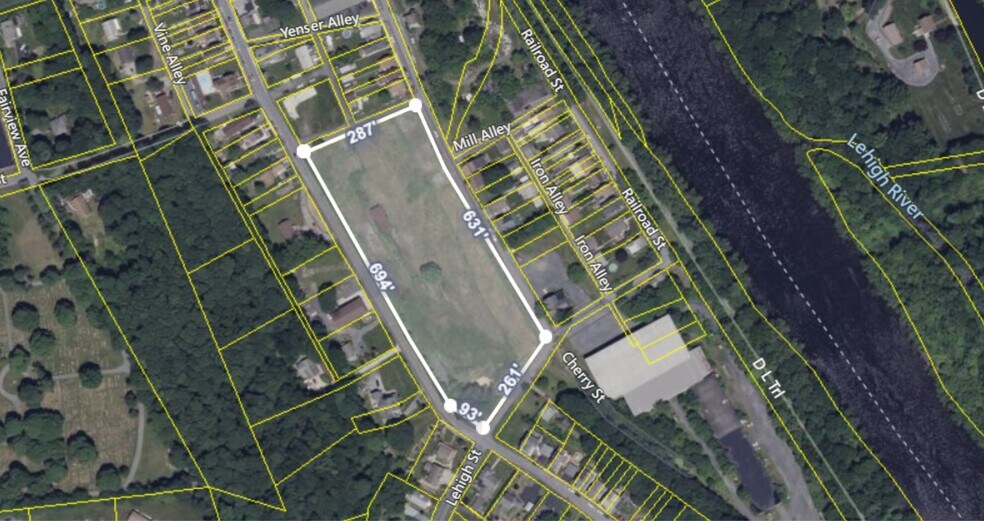 Primary Photo Of 311 Walnut St, Slatington Land For Lease