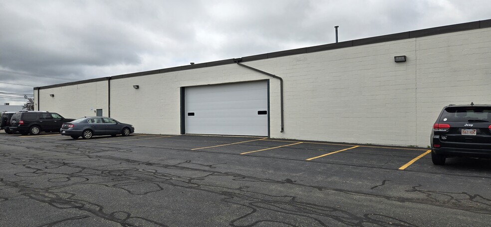 More Photos Of 50 Parker St, Newburyport Manufacturing For Lease