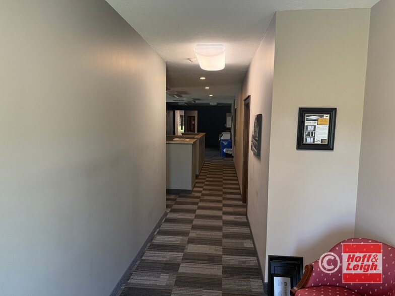 More Photos Of 1680 Industrial Pky, Brunswick Office For Sale