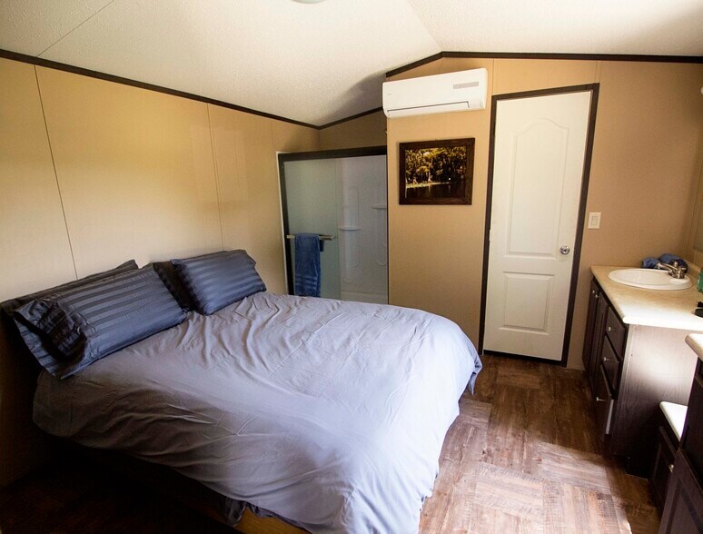 More Photos Of 4250 TX-154, Yantis Hotel For Sale
