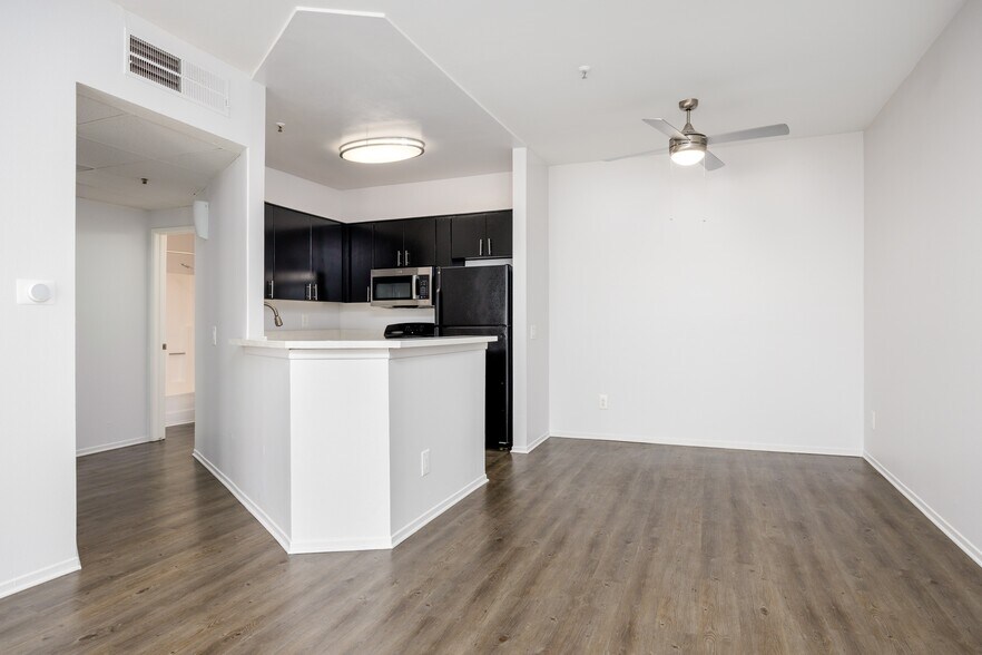 More Photos Of 1443 N Fuller Ave, Los Angeles Apartments For Sale