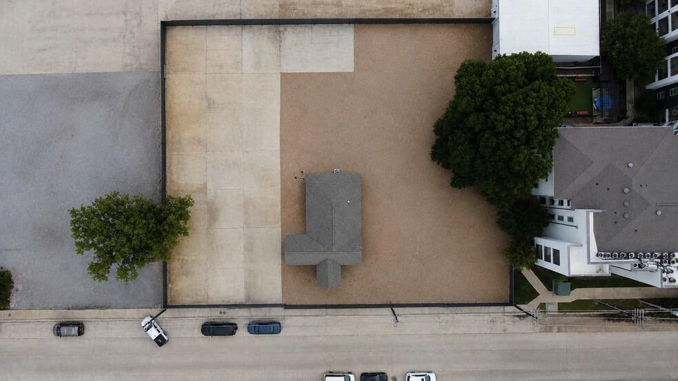 More Photos Of 2618 Bomar Ave, Dallas Land For Lease