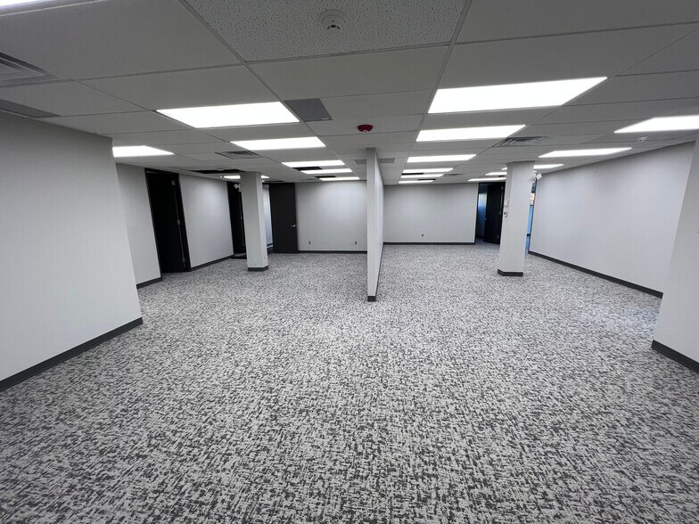 More Photos Of 6895 Telegraph Rd, Bloomfield Hills Office For Lease
