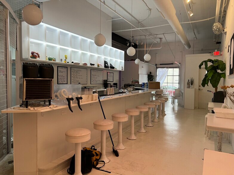 More Photos Of 1401-1431 Northern Ct, Madison General Retail For Sale