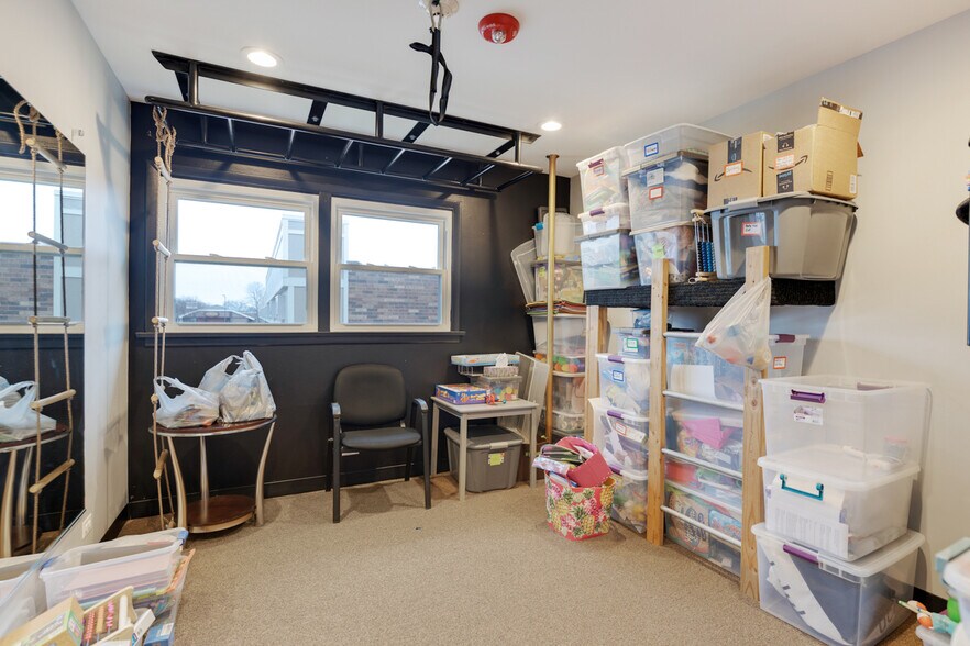 More Photos Of 275 W Dundee Rd, Buffalo Grove Medical For Sale