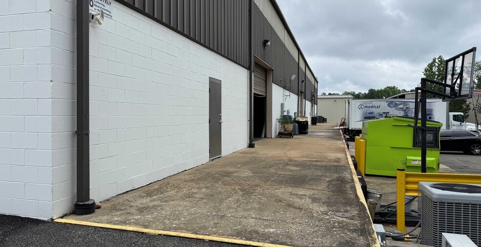 More Photos Of 11351 International Dr, Richmond Warehouse For Lease