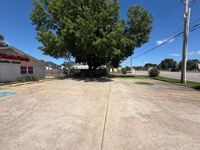 More Photos Of 5401 E 71st St, Tulsa Office For Lease
