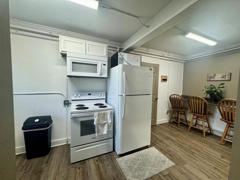 More Photos Of 715 N Kanawha St, Beckley Freestanding For Lease