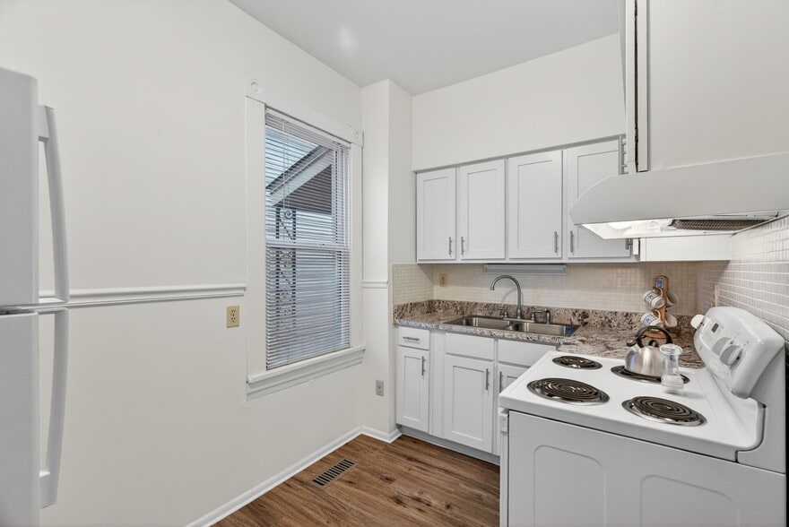 More Photos Of 1065 First Capitol Dr, Saint Charles Office For Lease