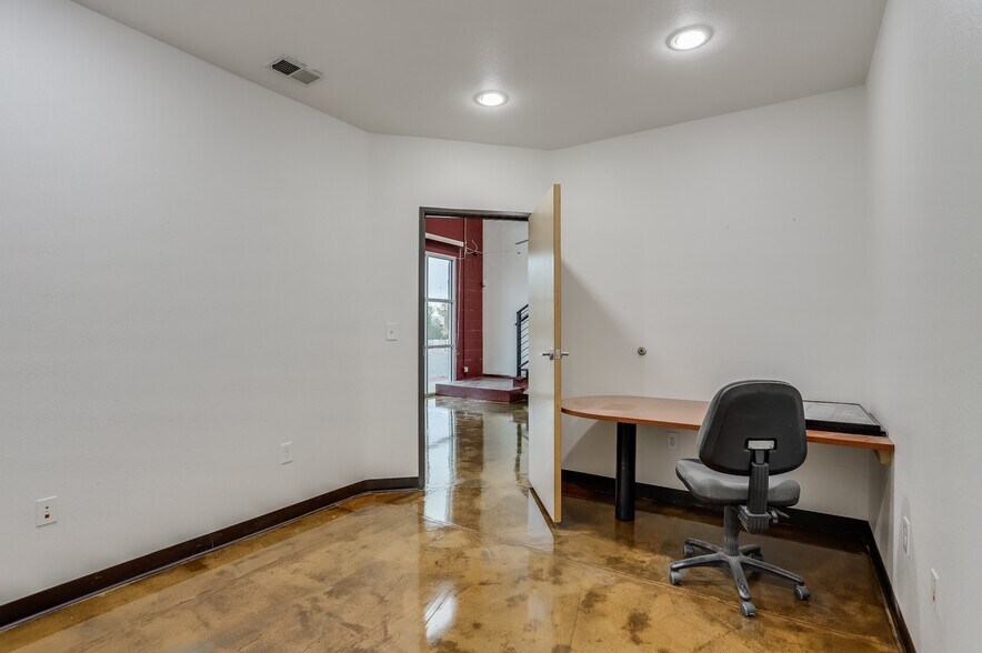 More Photos Of 6801-6845 Broadway, Denver Office For Lease