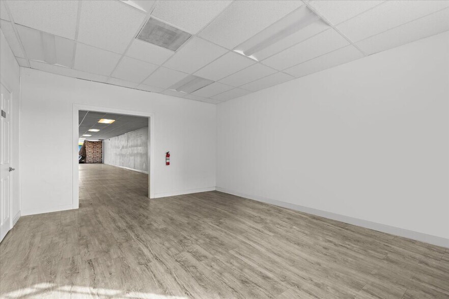 More Photos Of 213-219 S La Brea Ave, Inglewood Storefront For Lease