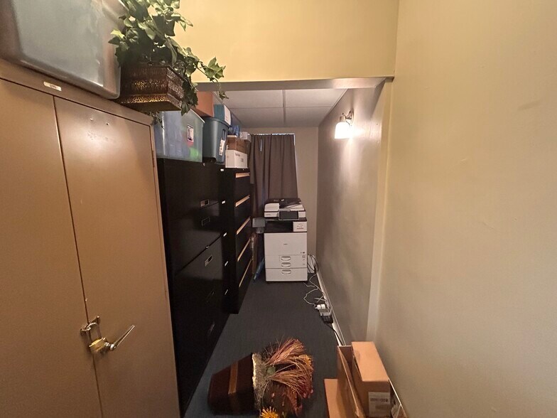 More Photos Of 4997 Glenway Ave, Cincinnati Office For Sale