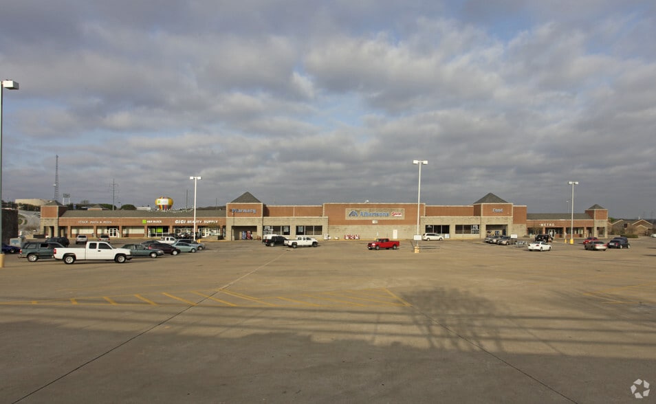 More Photos Of 6729-6759 Bridge St, Fort Worth Unknown For Lease