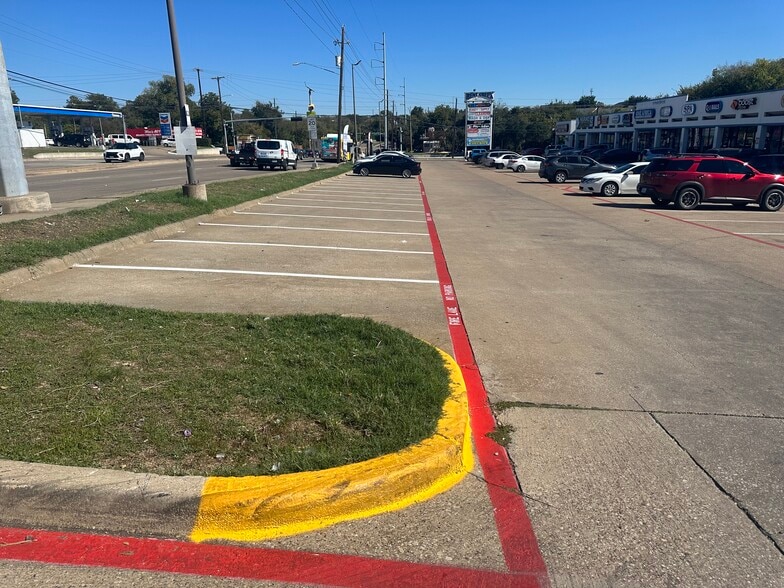 More Photos Of 9770-9798 Forest Ln, Dallas General Retail For Lease