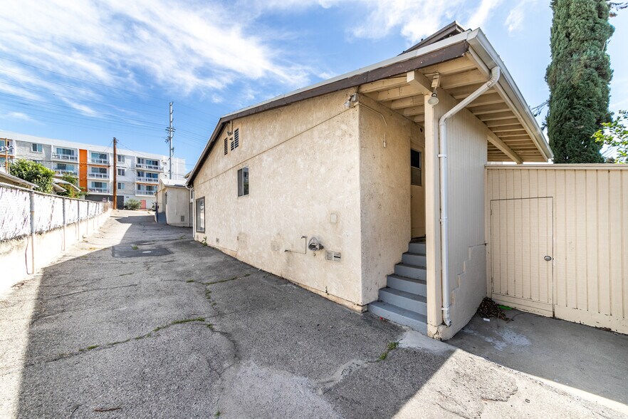 More Photos Of 10139 Hillhaven Ave, Tujunga Multifamily For Sale
