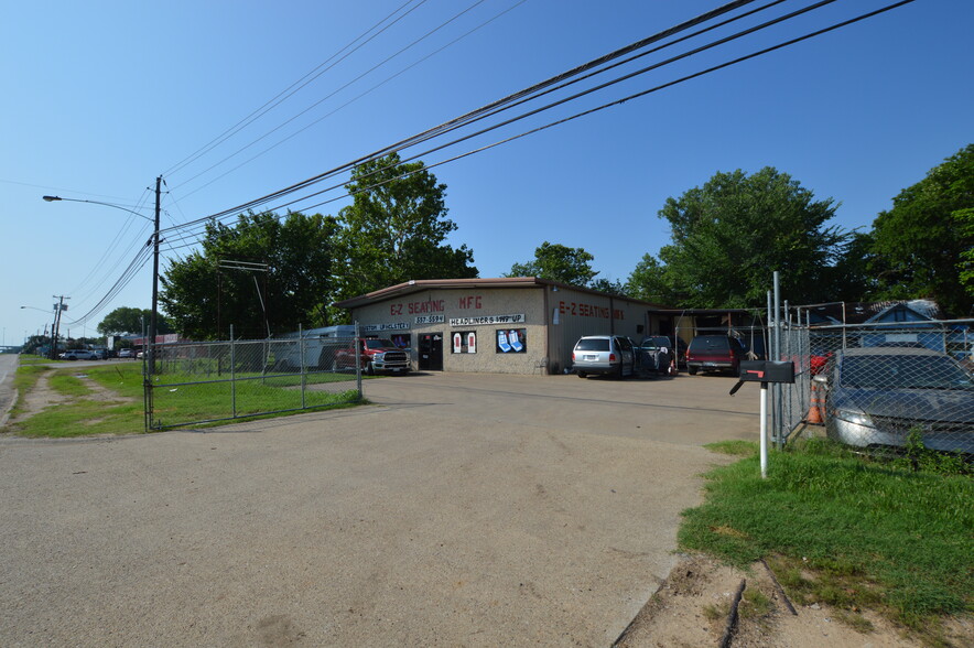 Primary Photo Of 10426 C F Hawn Fwy, Dallas Showroom For Sale