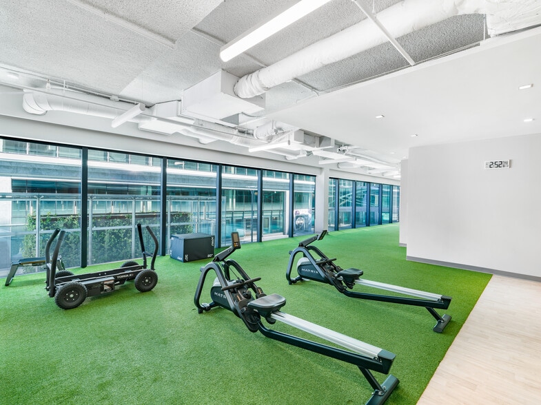 More Photos Of 250 Massachusetts Ave NW, Washington Office For Lease