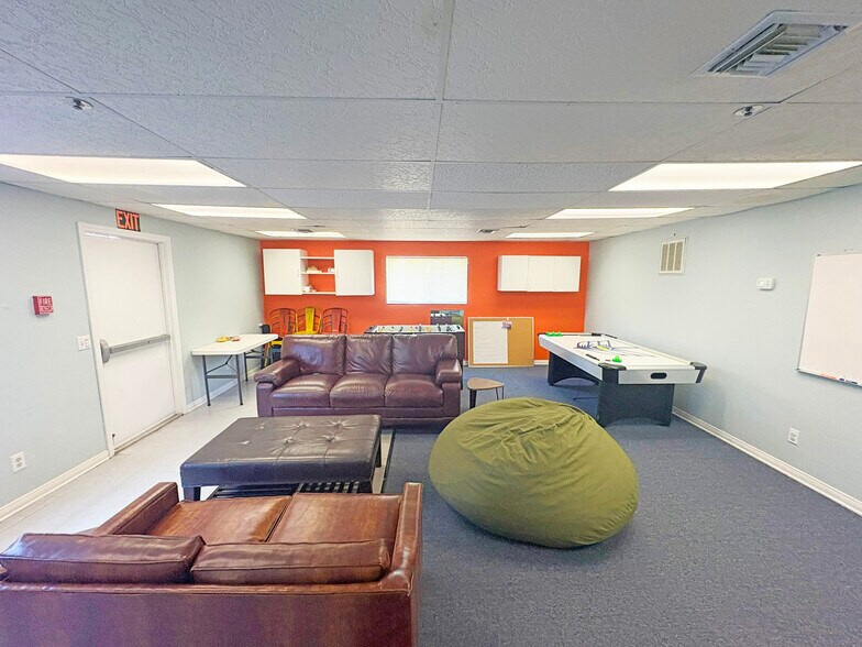 More Photos Of 1900 S Nevada St, Oceanside Schools For Lease