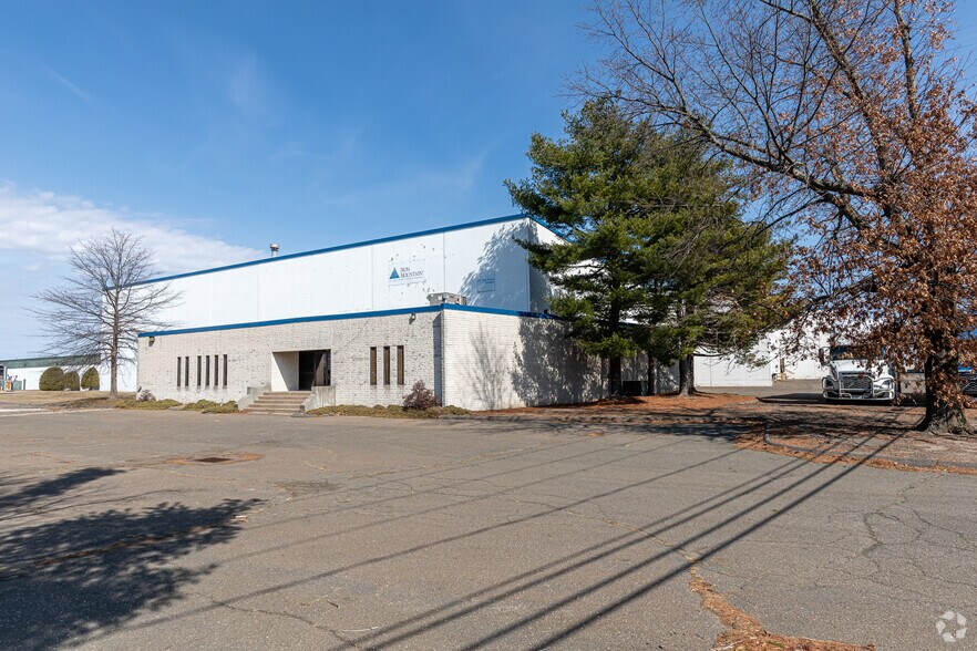 Primary Photo Of 293 Ella Grasso Tpke, Windsor Locks Warehouse For Lease