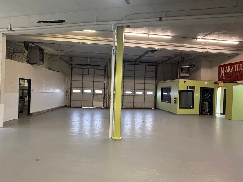 More Photos Of 838 Moody St, Waltham Warehouse For Lease