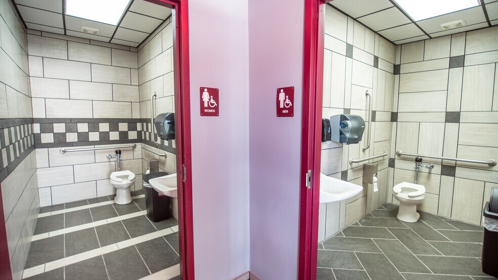 More Photos Of 29 Angel Dr, Leechburg Refrigeration Cold Storage For Sale