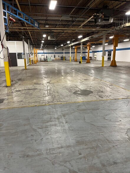 More Photos Of 820 Cochran St, Statesville Warehouse For Lease