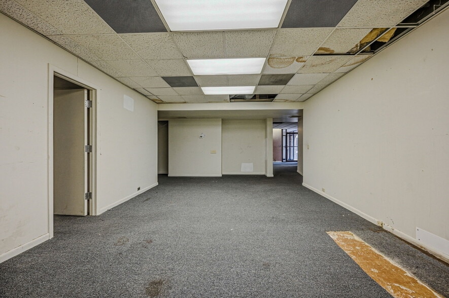 More Photos Of 1A Trolley Sq, Wilmington Storefront For Lease