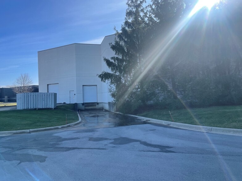 More Photos Of 9100 Fallview Dr, Fishers Office For Sale