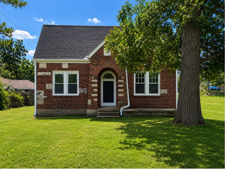 Primary Photo Of 1100 Riverwood Dr, Nashville Office For Lease