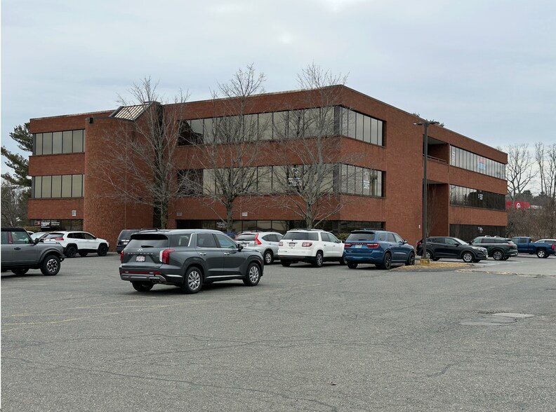 More Photos Of 100 Milk St, Methuen Medical For Lease
