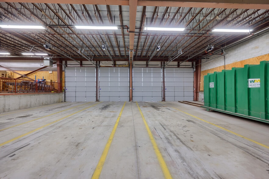 More Photos Of 221 Forney Dr, Ephrata Warehouse For Sale