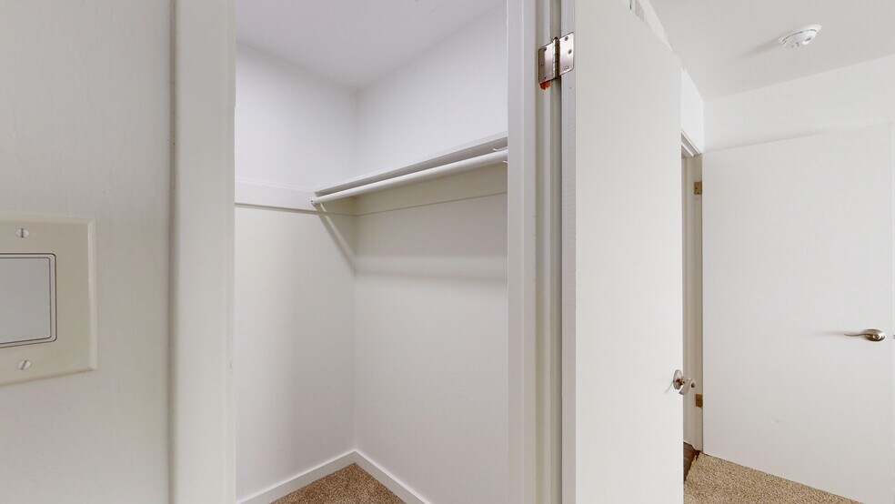 More Photos Of 109 Professional Center Pky, San Rafael Apartments For Sale