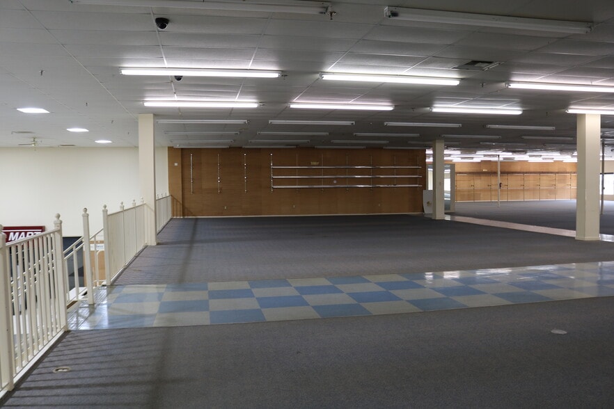 More Photos Of 6600 N Tryon St, Charlotte General Retail For Sale