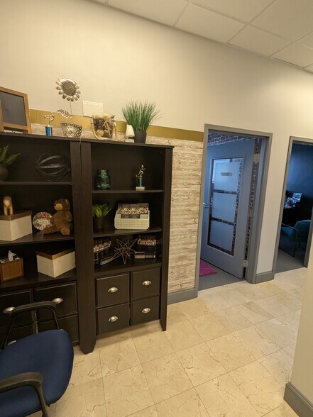More Photos Of 7065 Westpointe Blvd, Orlando Medical For Sale