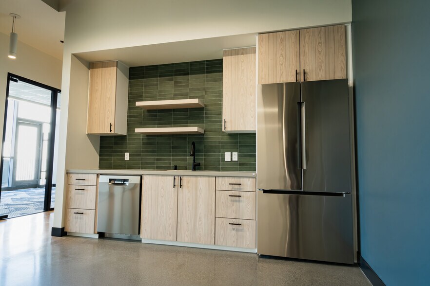 More Photos Of 110 S Fairfax Ave, Los Angeles Office For Lease