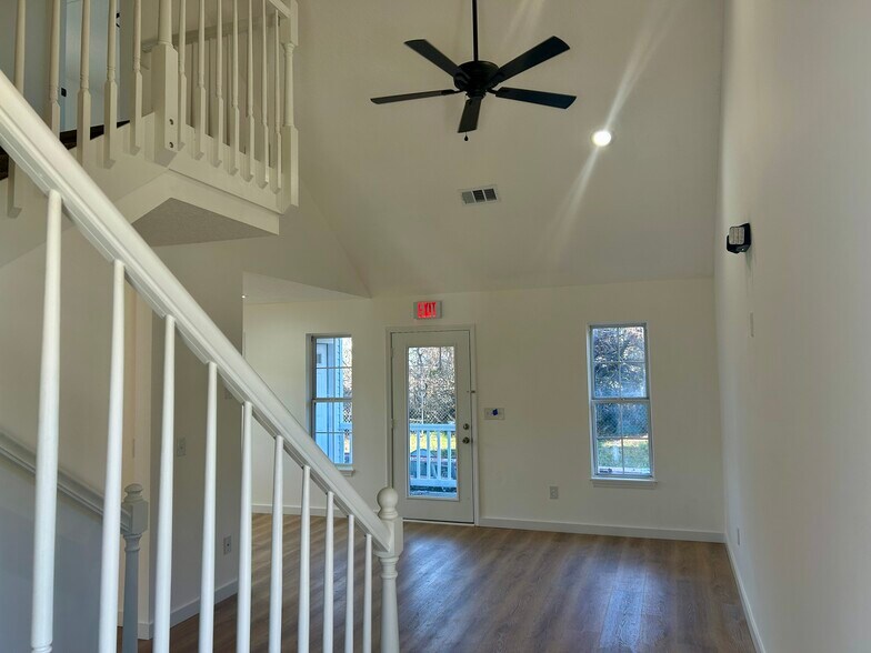 More Photos Of 1477 S 8th St, Fernandina Beach Office For Lease