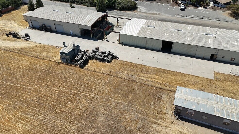 More Photos Of 43016 Road 68, Reedley Warehouse For Sale