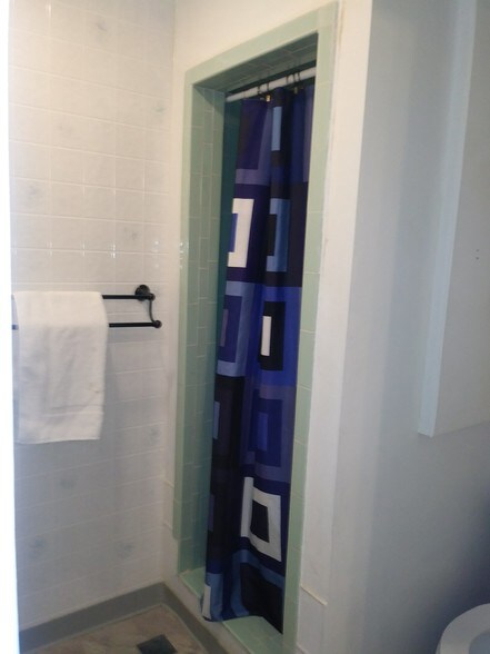 More Photos Of 1521 1st Ave NW, Great Falls Hotel For Sale