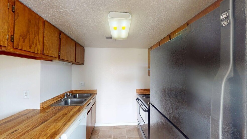 More Photos Of 1809 Girard Blvd SE, Albuquerque Apartments For Sale