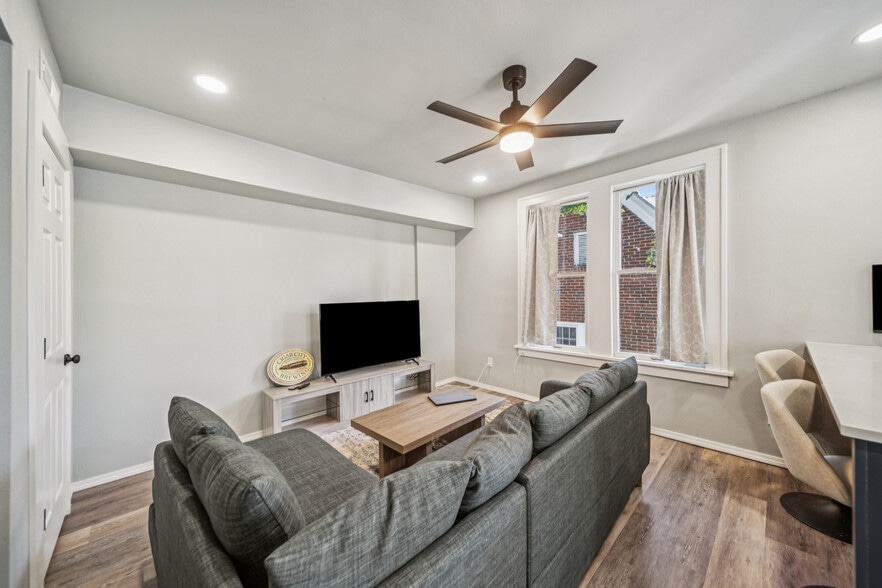 More Photos Of 1703 S Quaker Ave, Tulsa Apartments For Sale