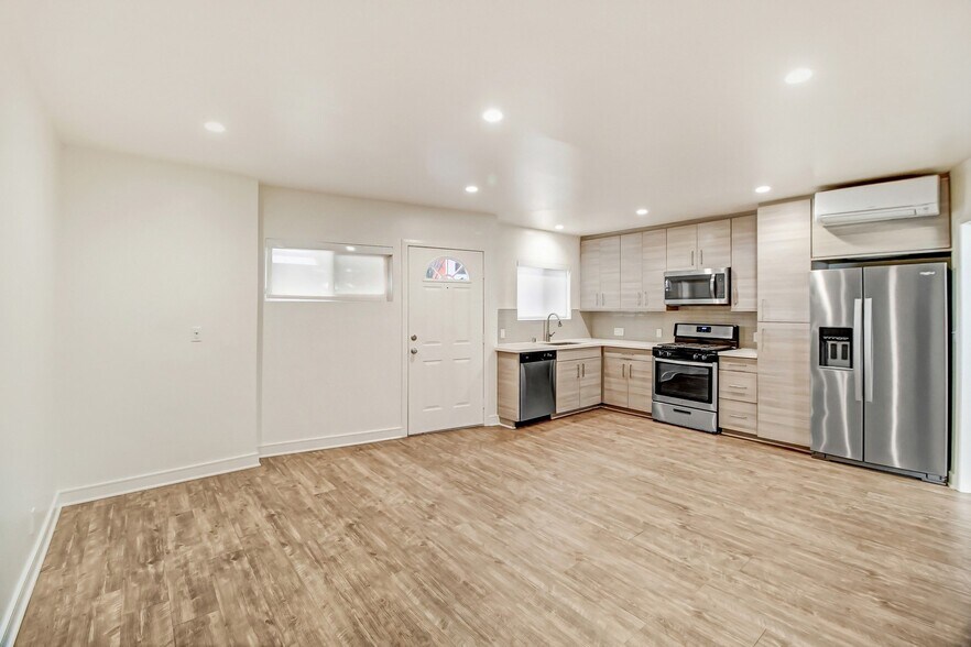 More Photos Of 700 S 6th St, Burbank Apartments For Sale