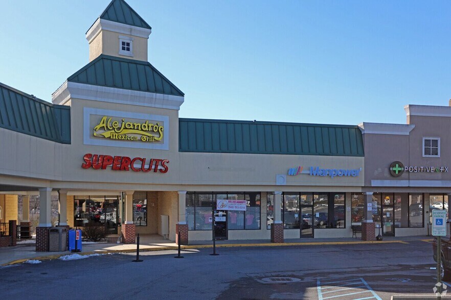 More Photos Of 7216 Williamson Rd, Hollins Unknown For Lease