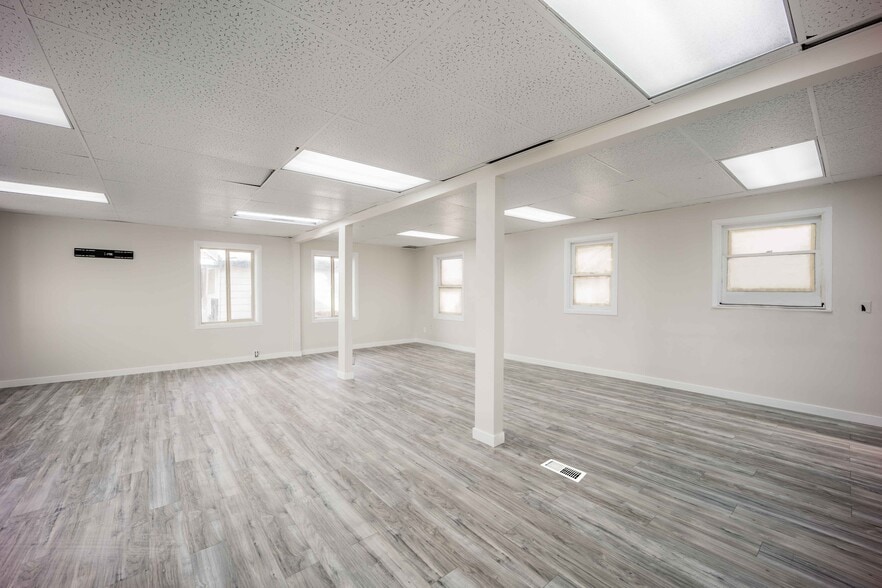 More Photos Of 3841 S Highland Dr, Salt Lake City Freestanding For Lease