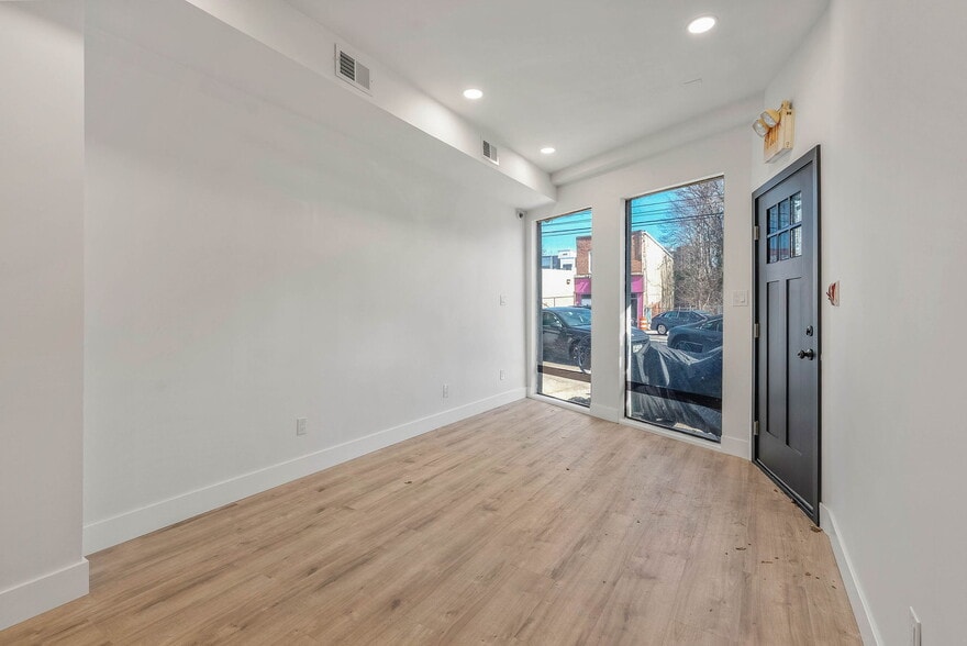 More Photos Of 1326 Point Breeze Ave, Philadelphia General Retail For Lease